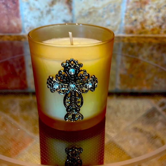 Pier 1 Other - NWOT Adorably cute and classy vanilla scented candle w beautiful, delicate cross